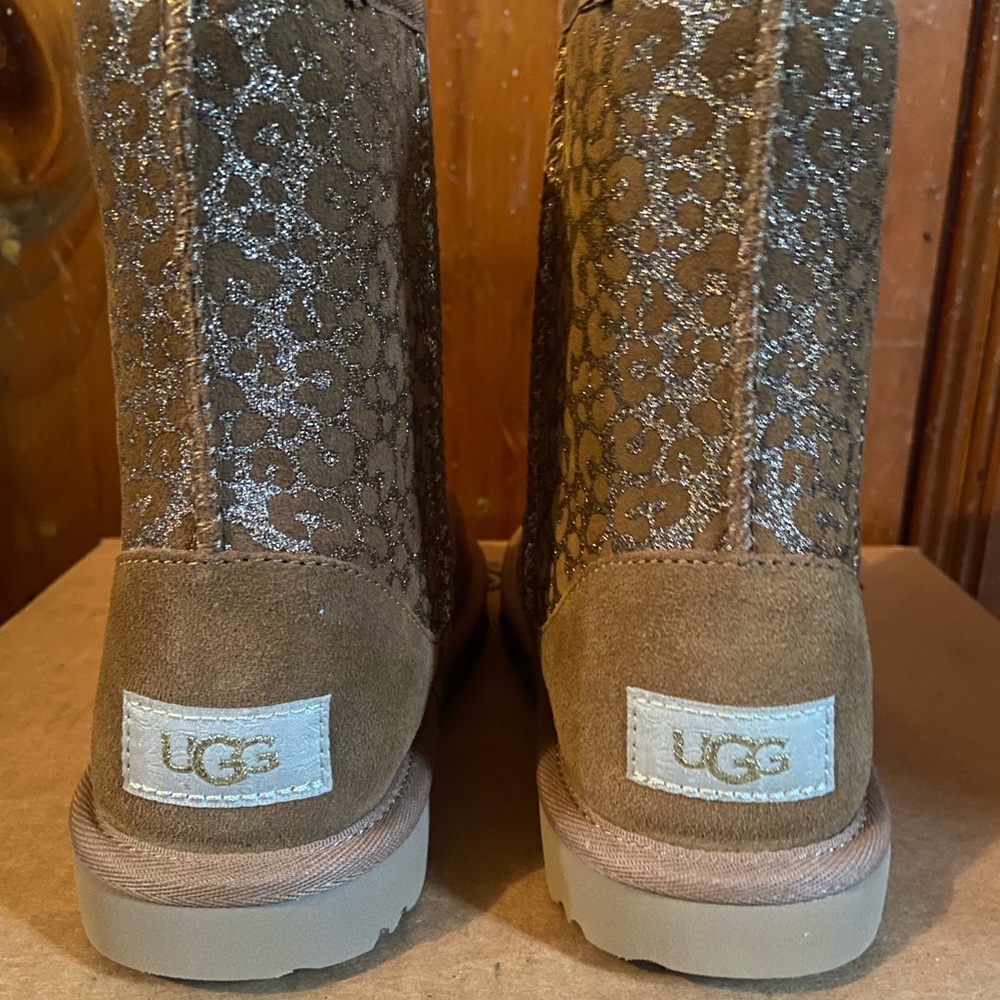 Sparkling Leopard print Uggs for girls